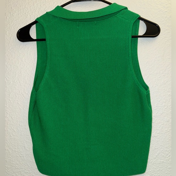 Green Ribbed Collared Tank Top - Picture 3 of 3